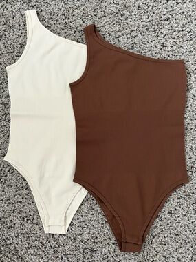 Asymmetric Ribbed Bodysuit - Cream & Brown